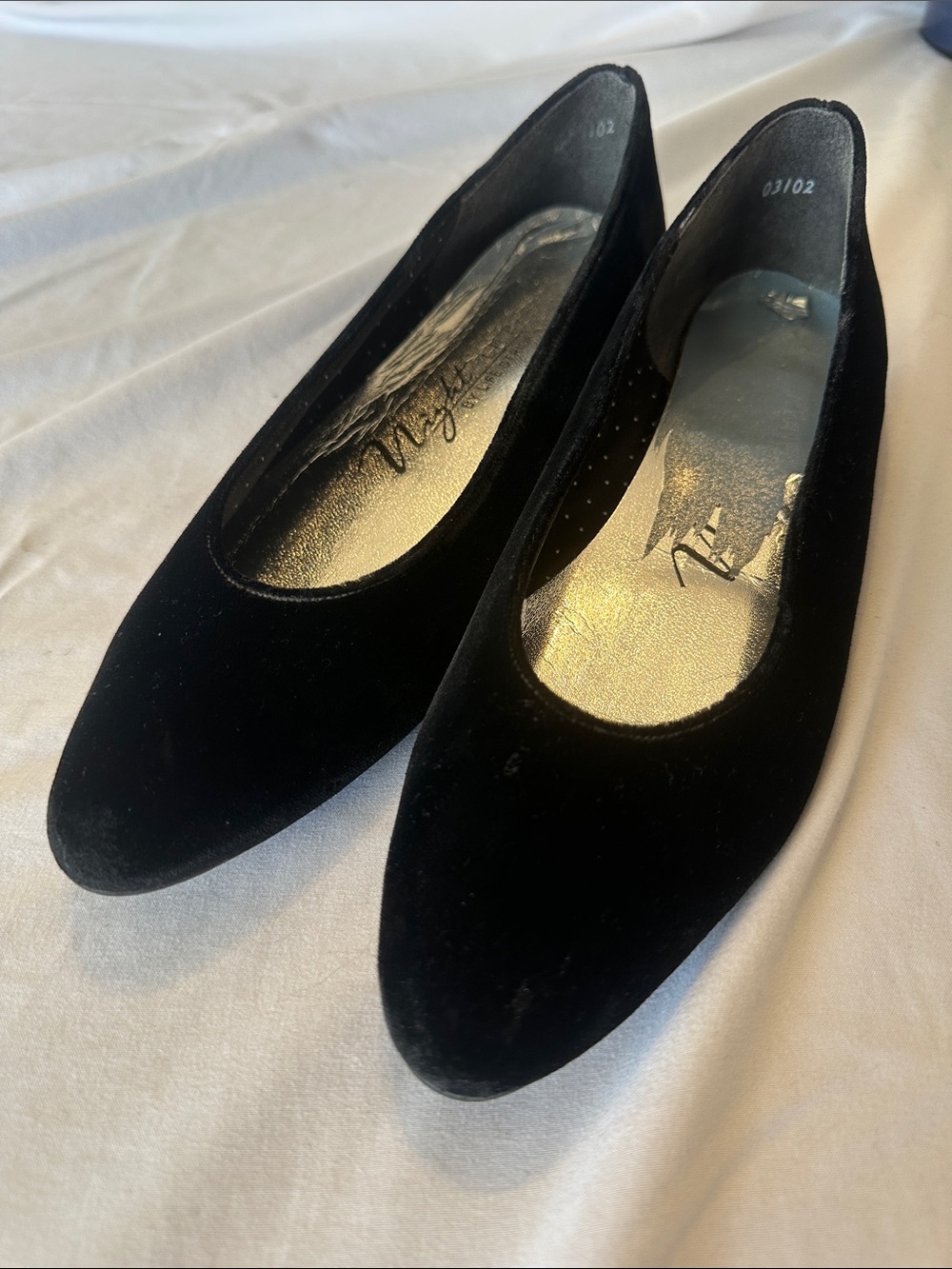 Life Stride Black Velvet Slip-On Ballet Flats